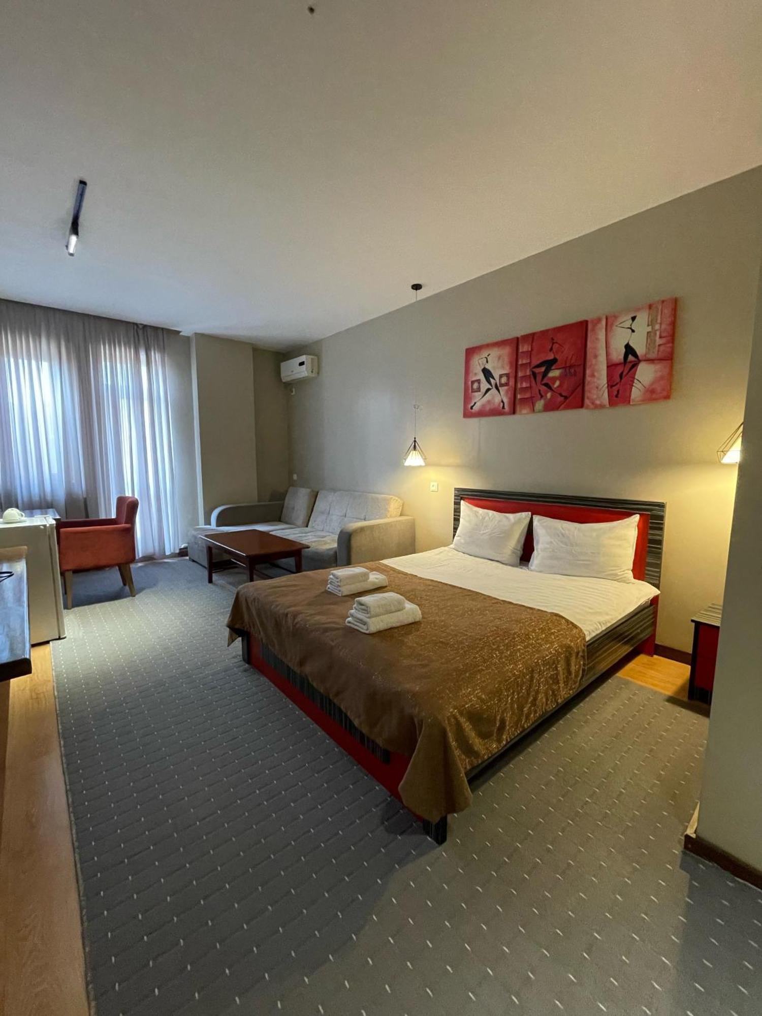 Salam Hotel Osh Bagian luar foto
