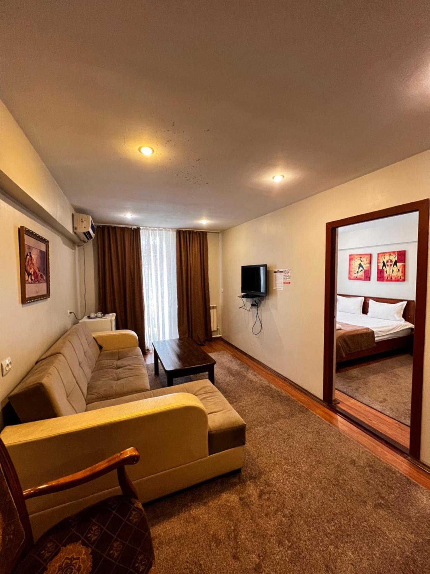 Salam Hotel Osh Bagian luar foto