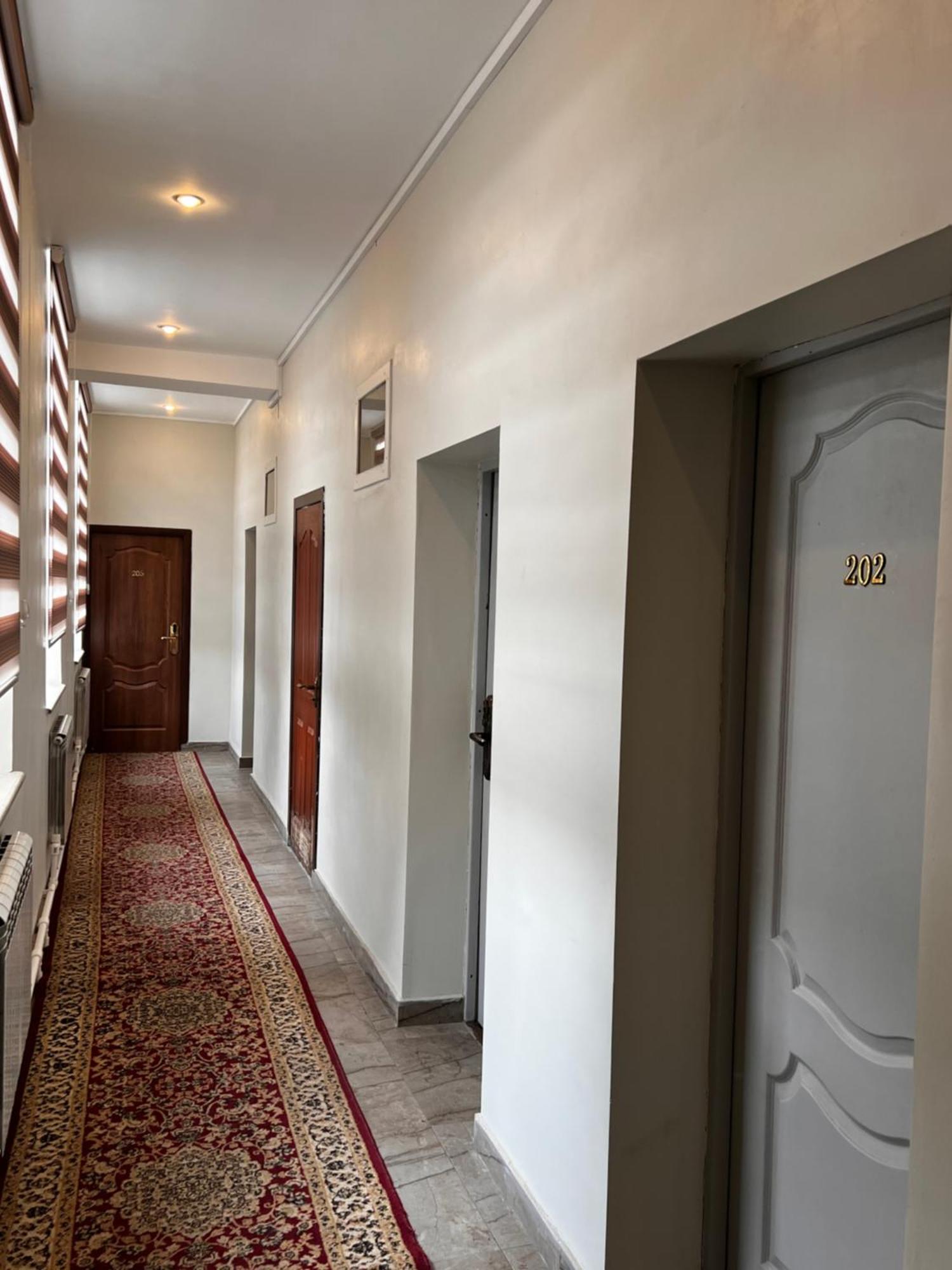 Salam Hotel Osh Bagian luar foto