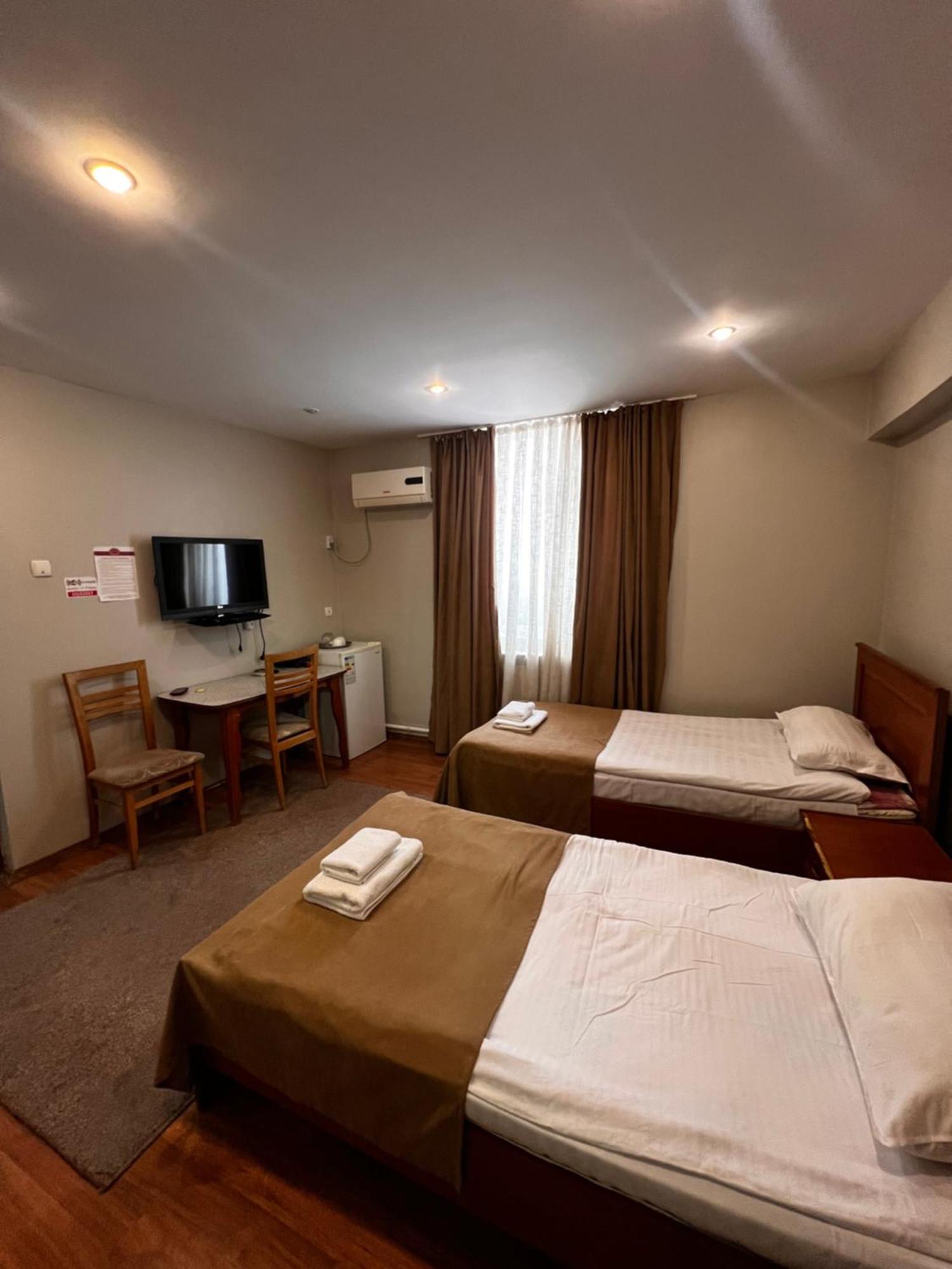 Salam Hotel Osh Bagian luar foto
