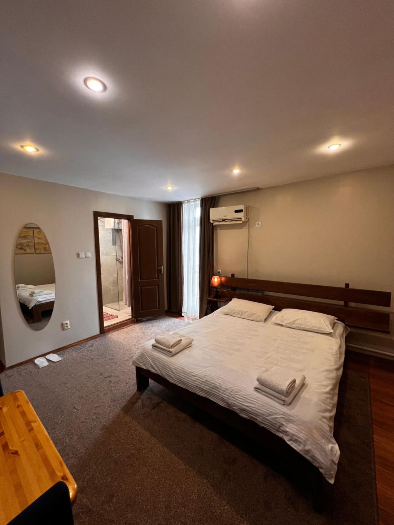 Salam Hotel Osh Bagian luar foto