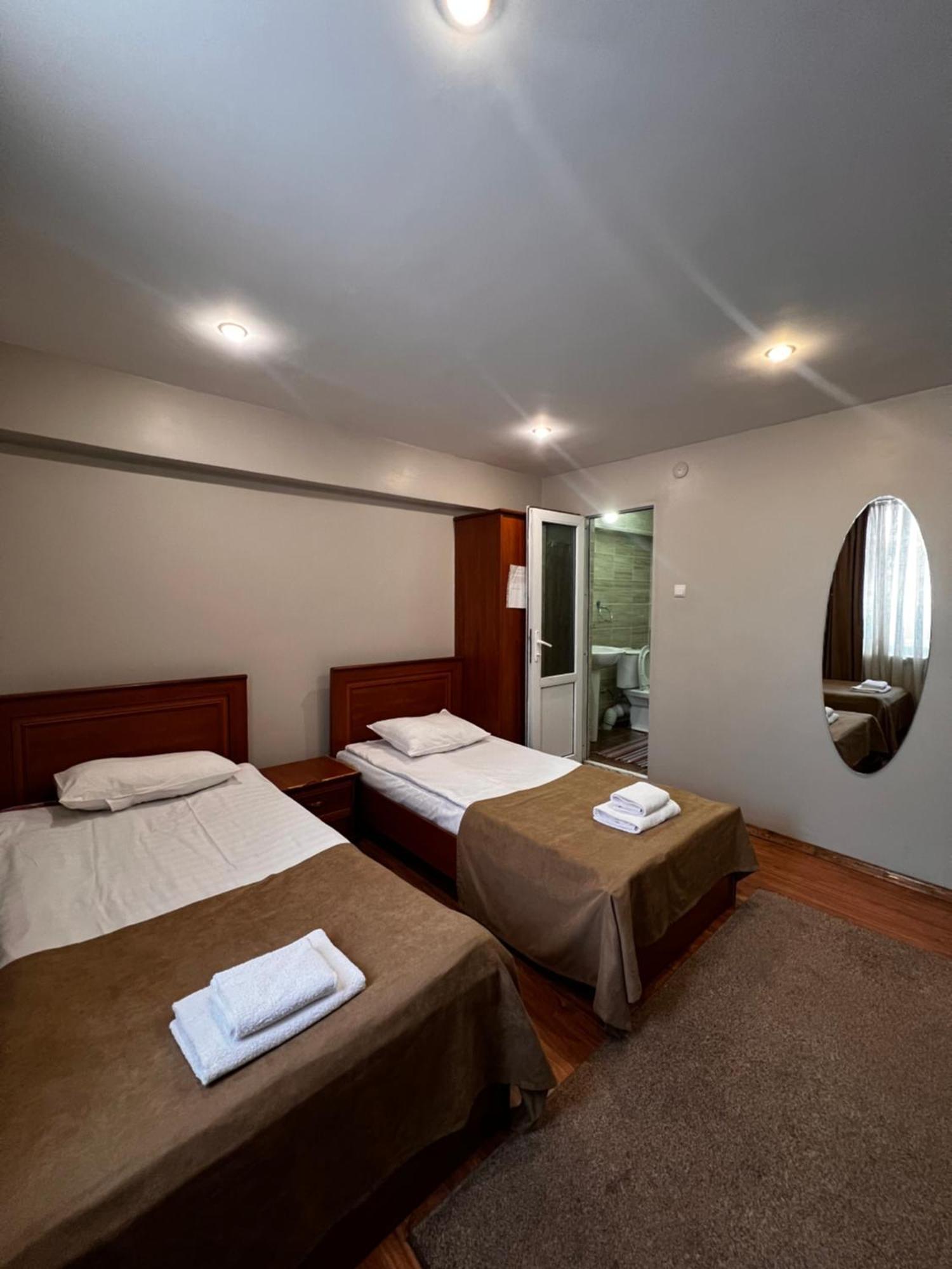 Salam Hotel Osh Bagian luar foto