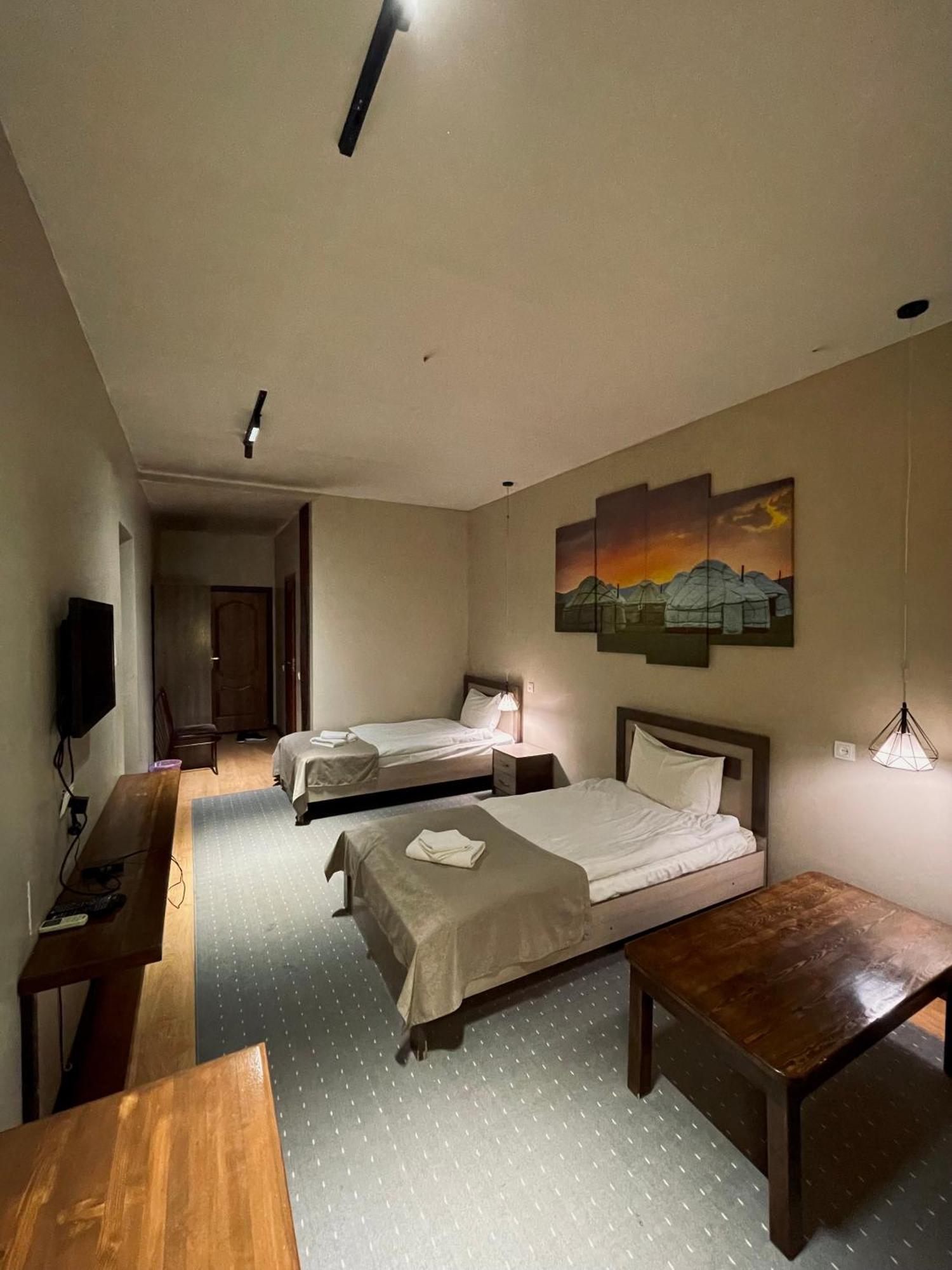 Salam Hotel Osh Bagian luar foto